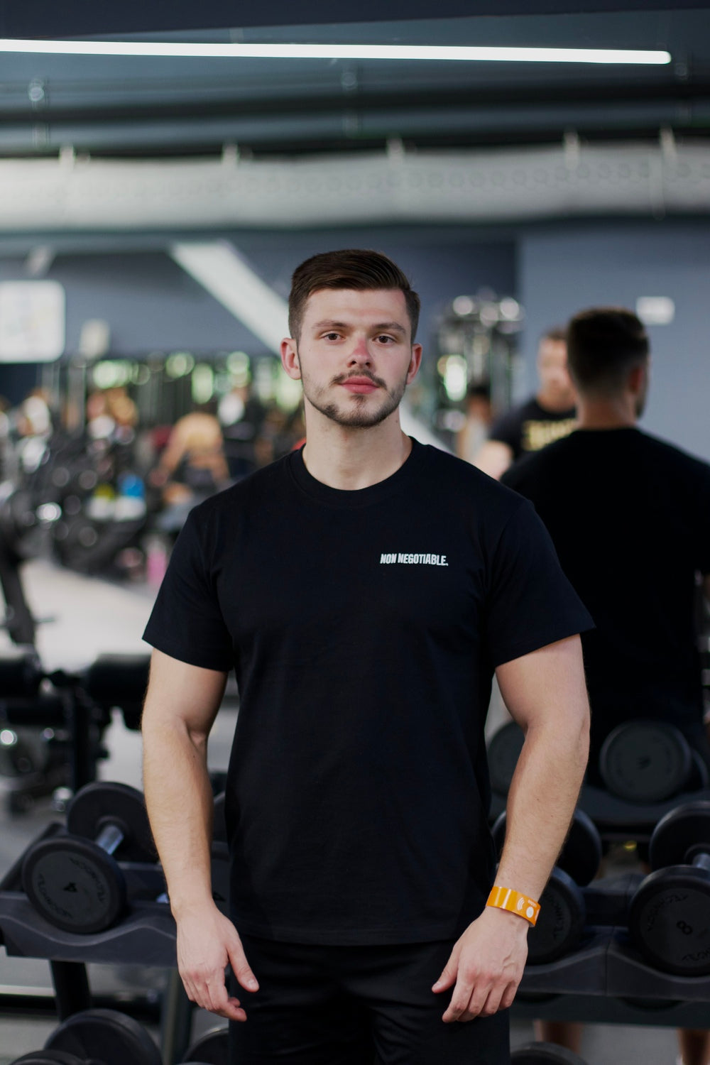 Camiseta NON NEGOTIABLE (Bordado)