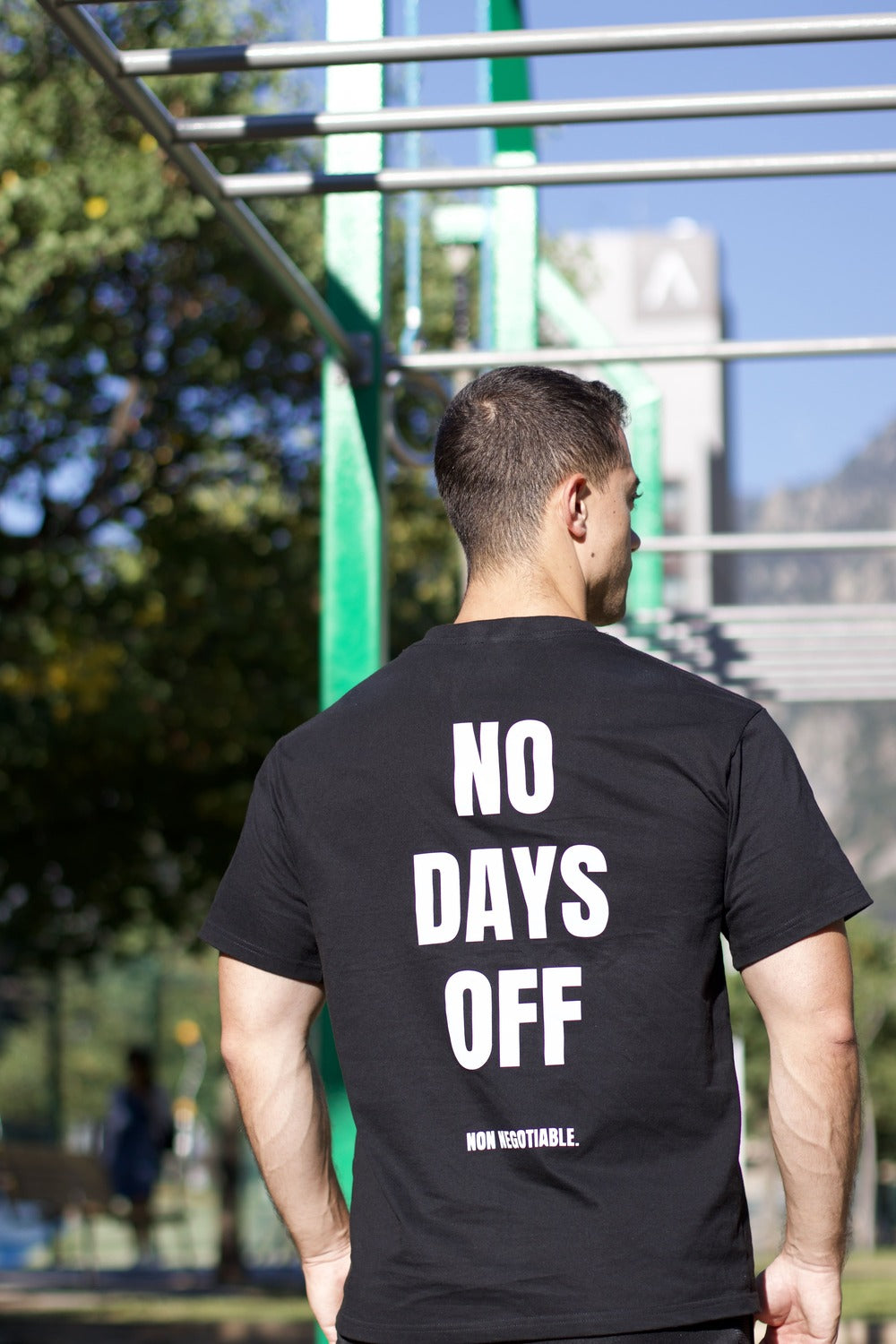 Camiseta "NO DAYS OFF"