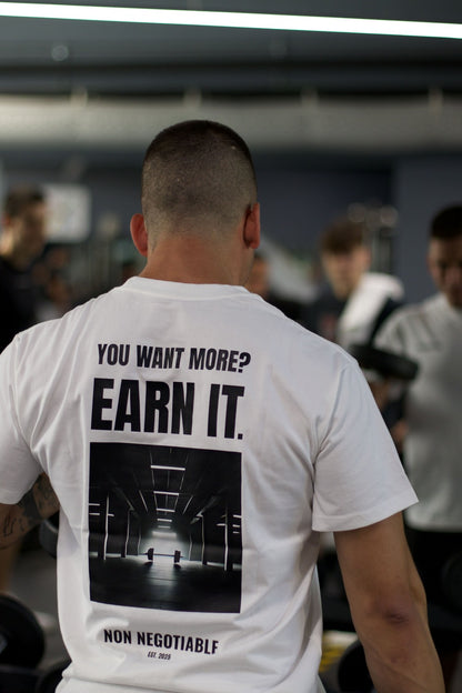 Camiseta "EARN IT"