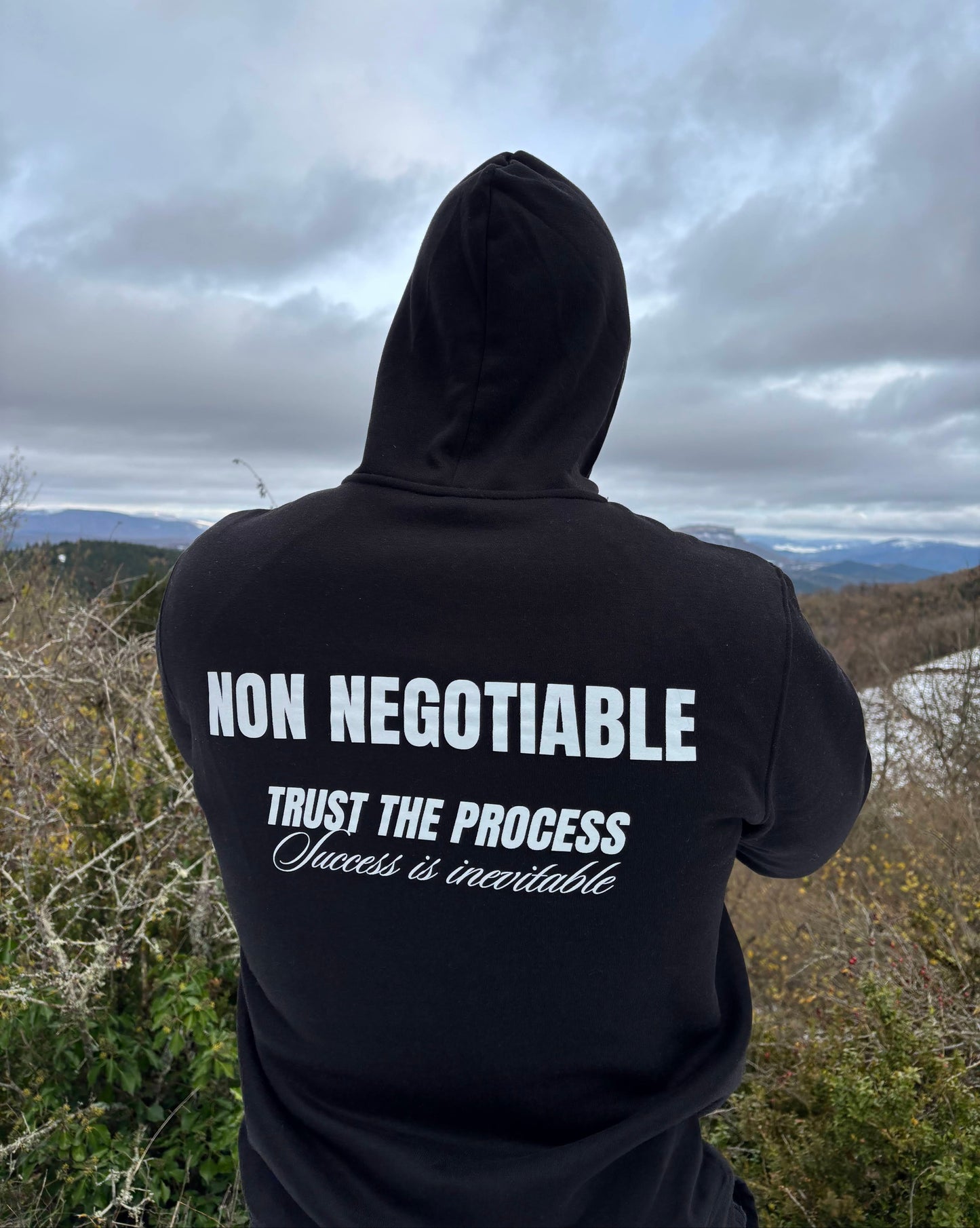PACK (camiseta + sudadera) EARN IT + TRUST THE PROCESS